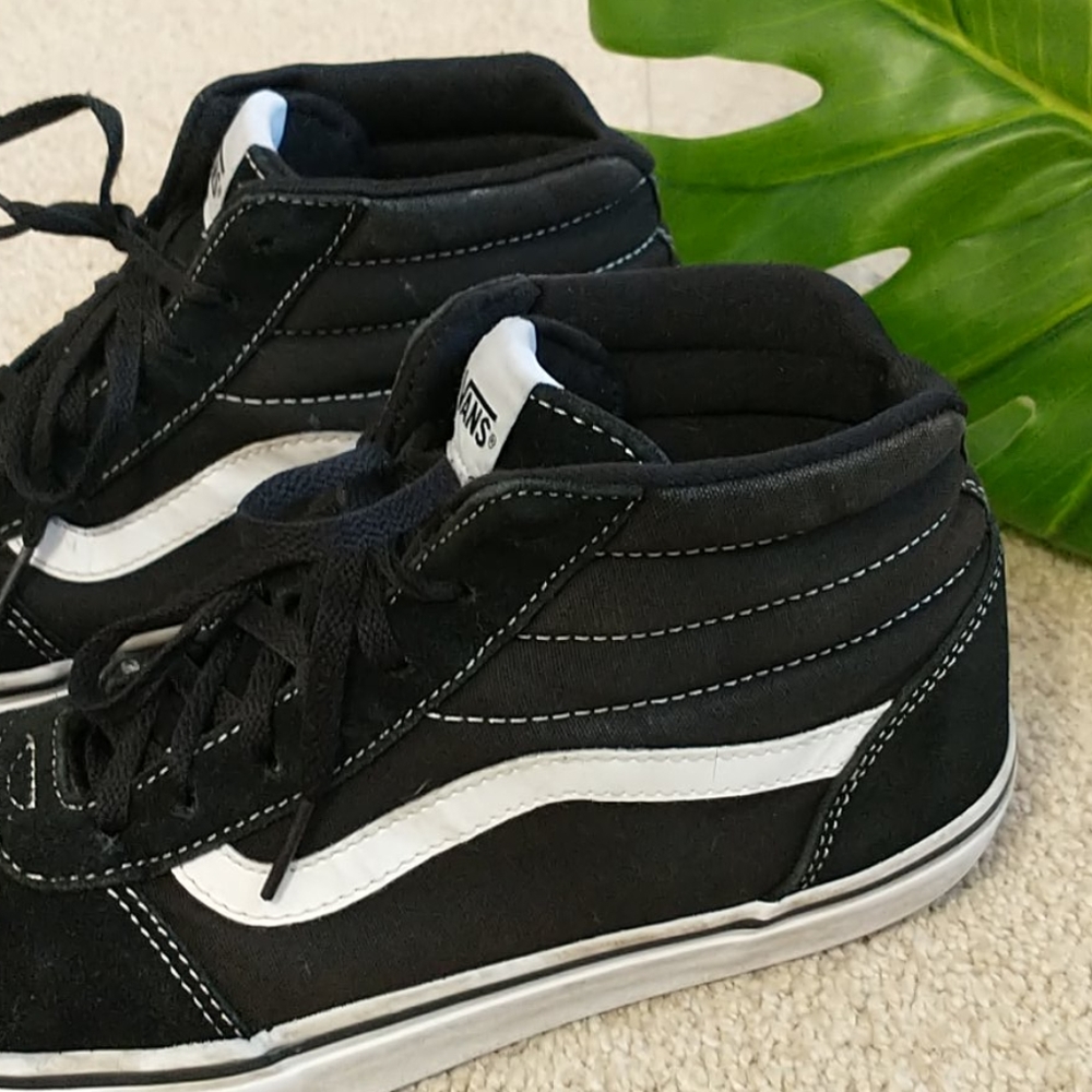 Vans Women's Sneakers - Picture 5 of 12